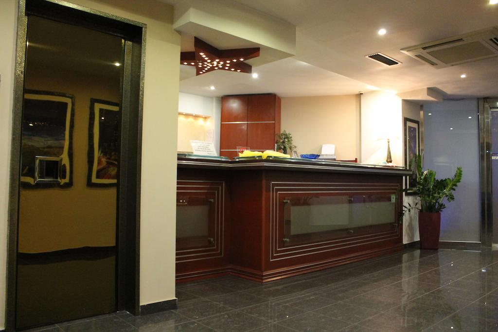Carol Hotel Pireusz Kültér fotó