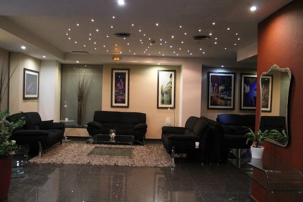 Carol Hotel Pireusz Kültér fotó